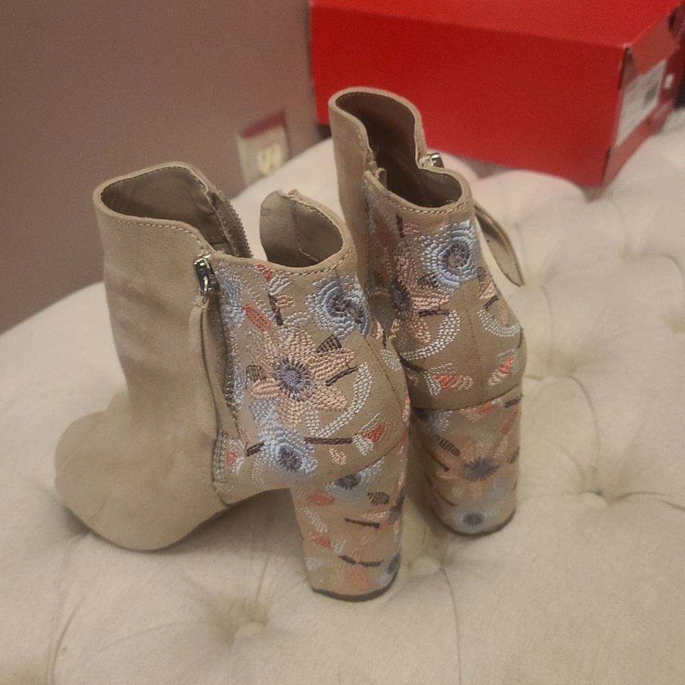 Womens shoes
